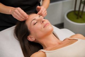 Read more about the article Benefits of Cosmetic Facial Acupuncture: A Complete Guide